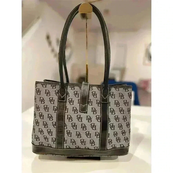 Dooney & Bourke Women's Multicolor DB Monogram Tote Bag Casual - Picture 3 of 10